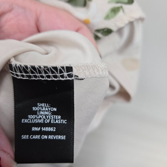 Torrid White Ivory Floral Challis Dress Adjustable Straps Pockets Dress 00/Med - Picture 5 of 9